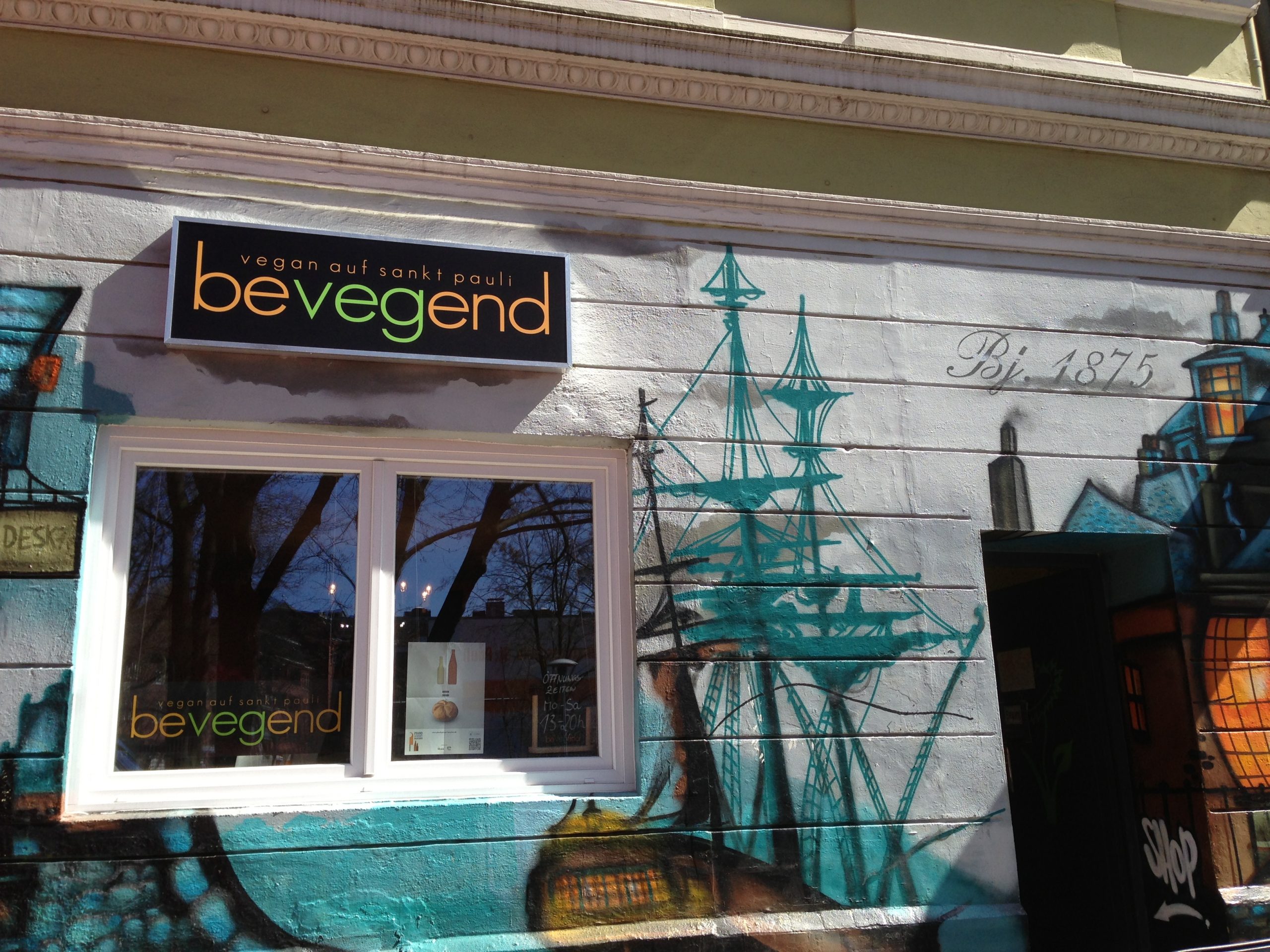 Vegan in Hamburg: Einkaufen im Vegan Laden bevegend