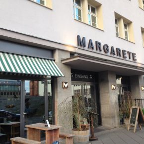 Margarete in Frankfurt: The Place to be an Sonntagen!