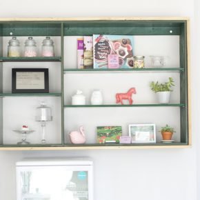 Marianne gibt dir ein Stück Kuchen!