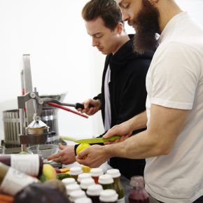 Juice Dudes aus Berlin – kalt gepresste Obst- und Gemüsesäfte