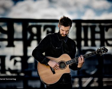 Veganer Musiker veröffentlicht erstes Album „COLOURS”