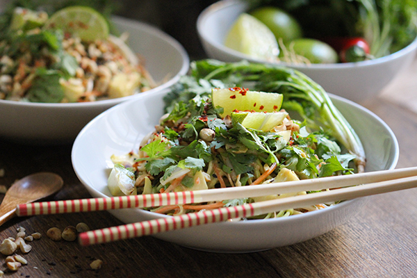 Veganes Zoodle Pad Thai mit cremig-scharfer Erdnuss-Soße