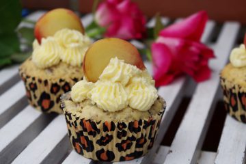 Pfirsich-Schokocupcakes mit Zitronenbuttercreme