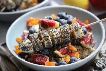 Veganes Quinoa-Powerfrühstück mit Bananen-Chia-Stick
