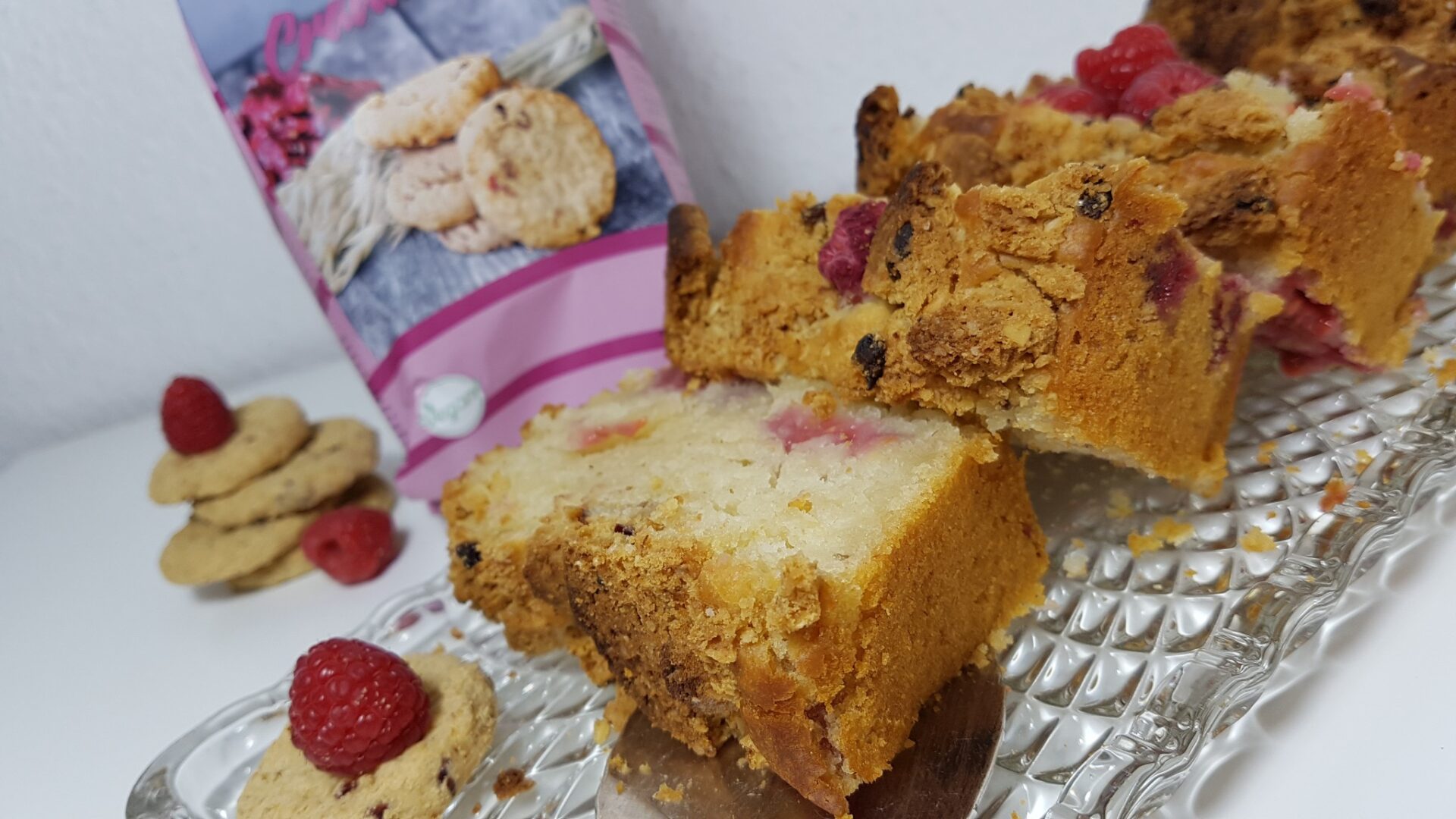 Himbeer-Zitronenkuchen mit Cranberry-Hafercookie-Crumble