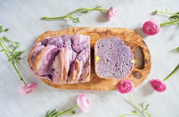 Rezept aus “Vegan Queens” von Sophia Hoffmann: Lila Brot