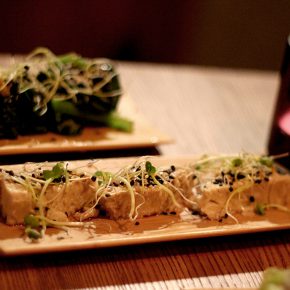 Seidentofu und Spinat