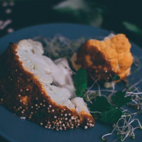 Spontanes Rezept – Gebackener Blumenkohl mit veganem Aufstrich