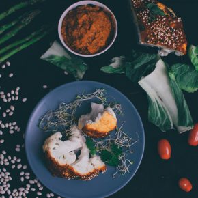 Spontanes Rezept – Gebackener Blumenkohl mit veganem Aufstrich