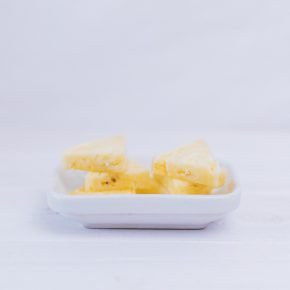 Veganer Brotaufstrich mit Ananas und Kokos