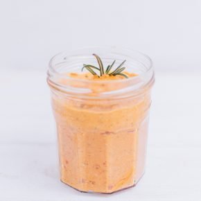 Veganen Aufstrich selber machen – mit nur 7 Zutaten