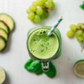 Keimling Entsafter gruener Saft