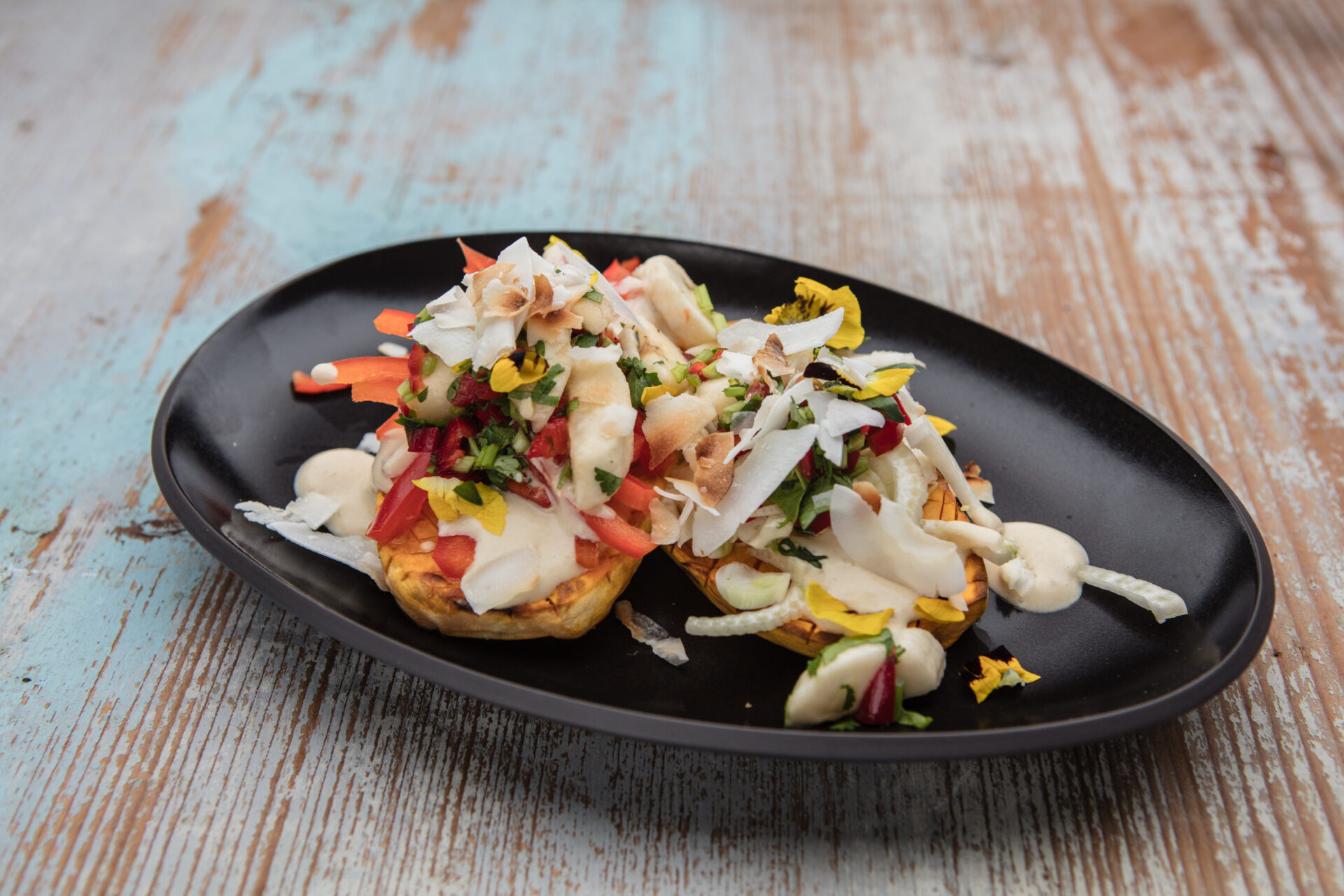 Süsskartoffel -„Salat“ mit Erdnussdressing – für Salatliebhaber