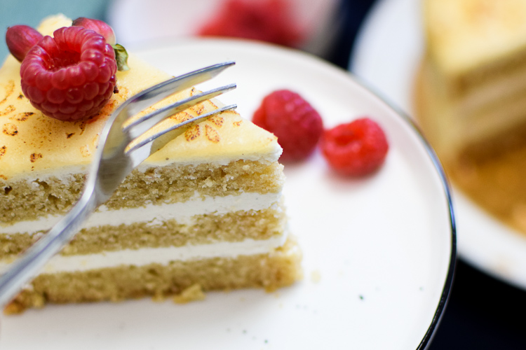 Vegane Mandel-Vanille-Torte