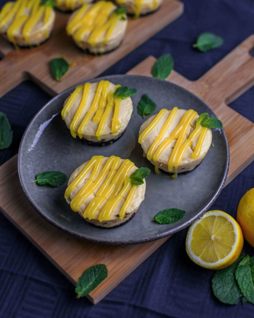 Vegane Mini Käseküchlein mit Lemoncurd