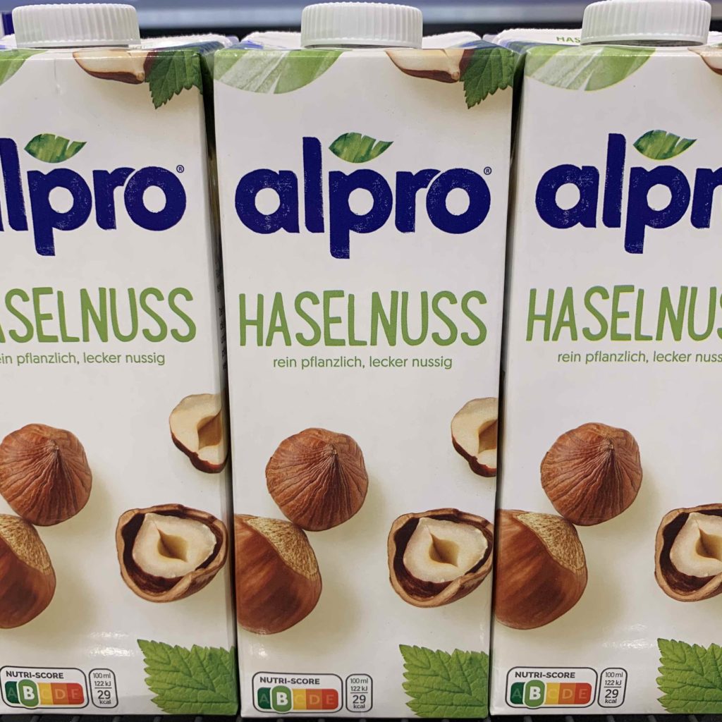 Haselnuss Milch