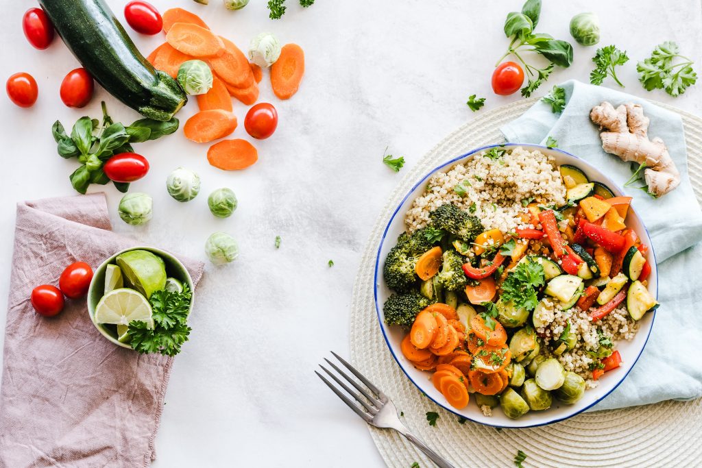 vegane Bowl mit gesundem Essen