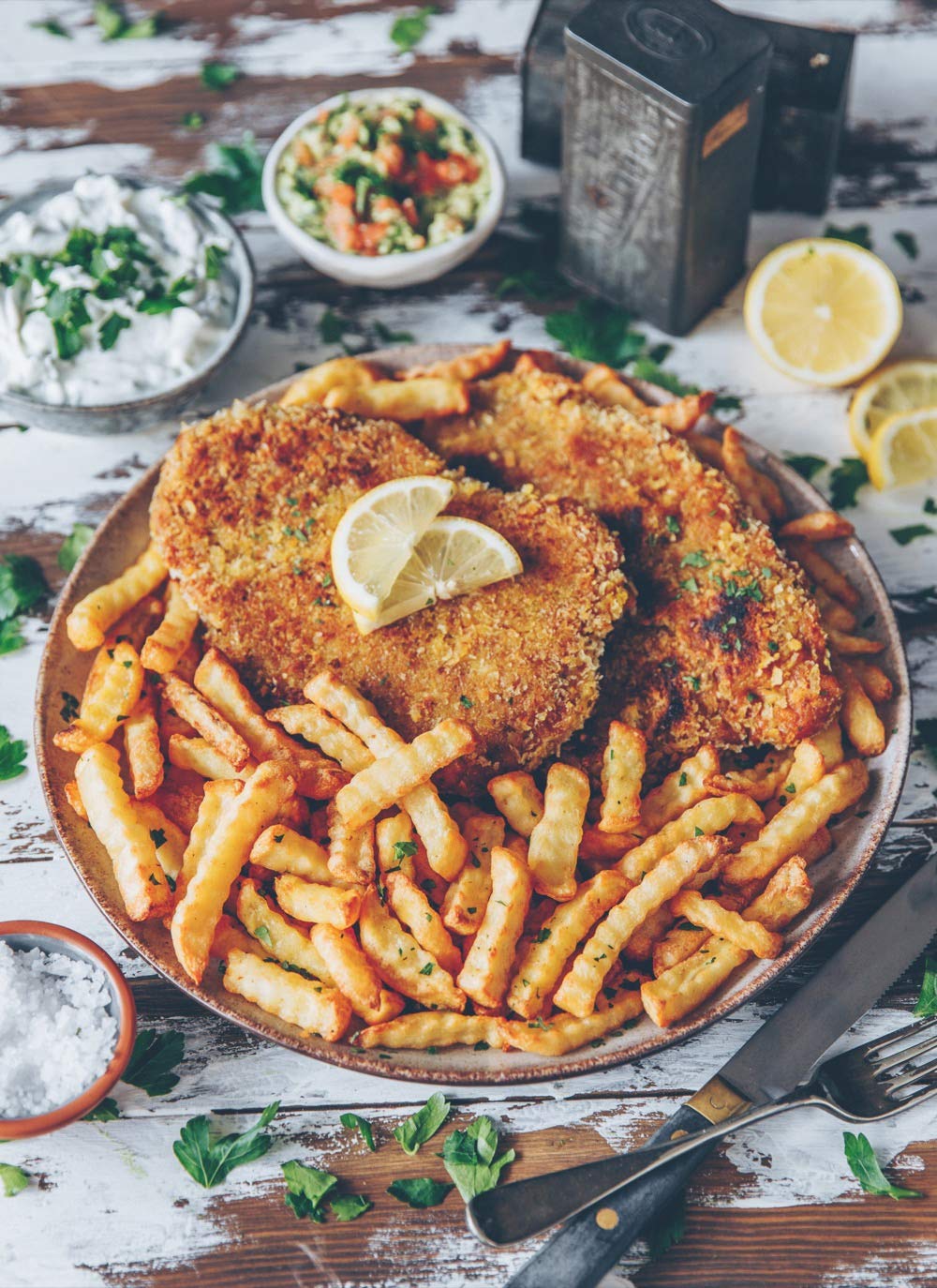 Alex Villena lädt mit seinem veganen KOchbuch: „Gönn dir!“ zum Schlemmen ein. Der Instagram-Star und Foodphotograph präsentiert in seinem Kochbuch Rezepte, die dich ganz sicher zu einem Cheat Day verlocken.
