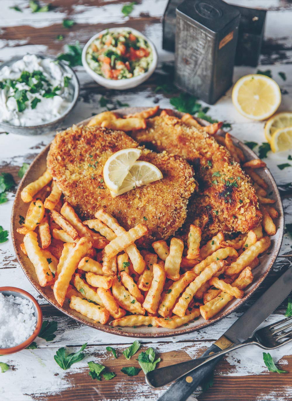 Alex Villena lädt mit seinem veganen KOchbuch: „Gönn dir!“ zum Schlemmen ein. Der Instagram-Star und Foodphotograph präsentiert in seinem Kochbuch Rezepte, die dich ganz sicher zu einem Cheat Day verlocken.