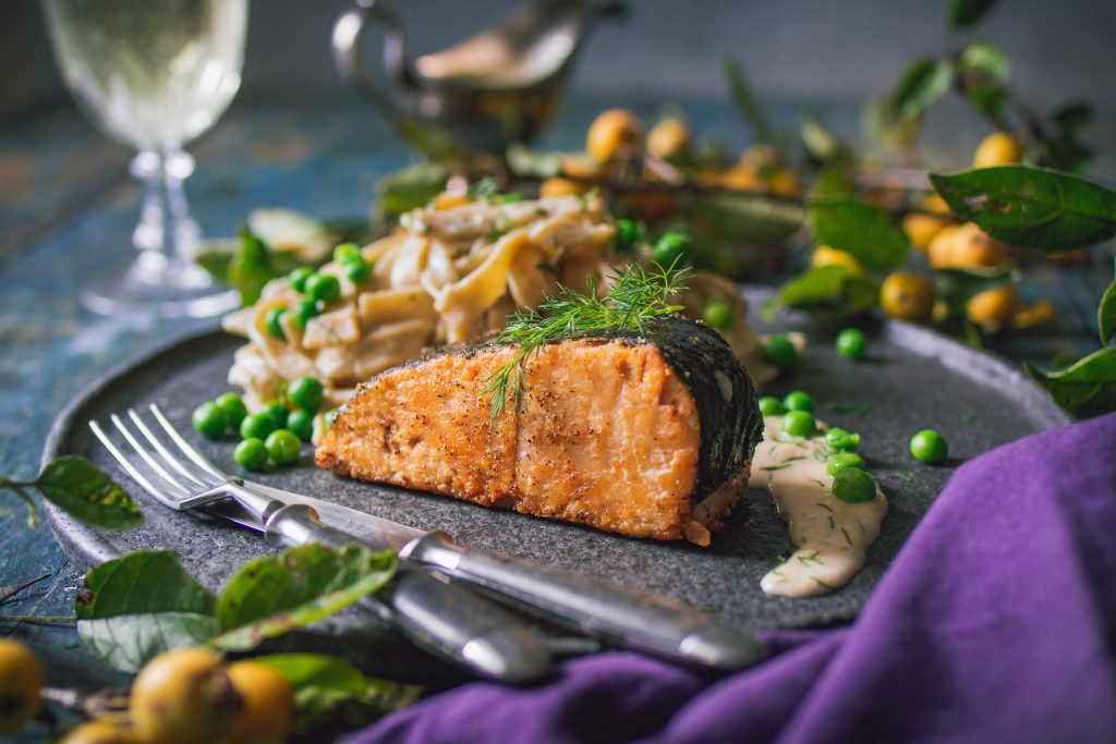 Dieses Jahr war definitiv das Jahr der kreativsten "Fisch"-Rezepte, aber natürlich nicht Fisch aus dem Meer. Ob Sushi, Karottenlachs, Thunfischaufstriche oder Pizza. Zahlreiche vegane Alternativen haben uns positiv überrascht. Warum also die Meeresbewohner aus dem Wasser angeln, wenn es mit Gemüse, Tofu und Co. geht. 