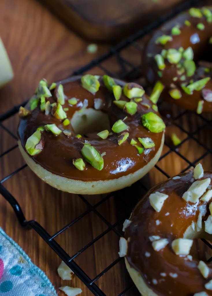 Vegane Schoko Donuts mit fairer Schokolade