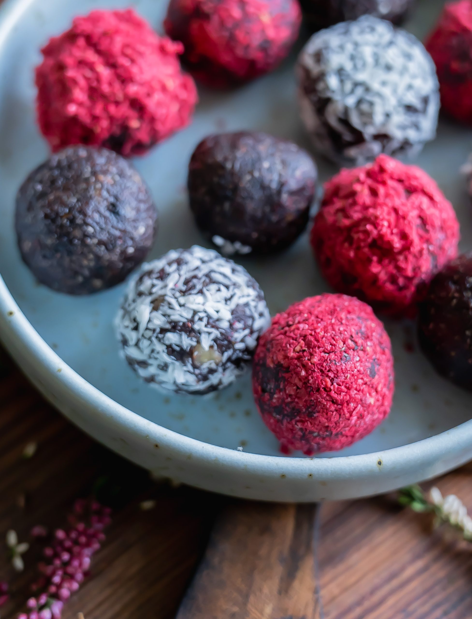 Energy Balls mit Nussmus & getrocknete Beeren Zutaten