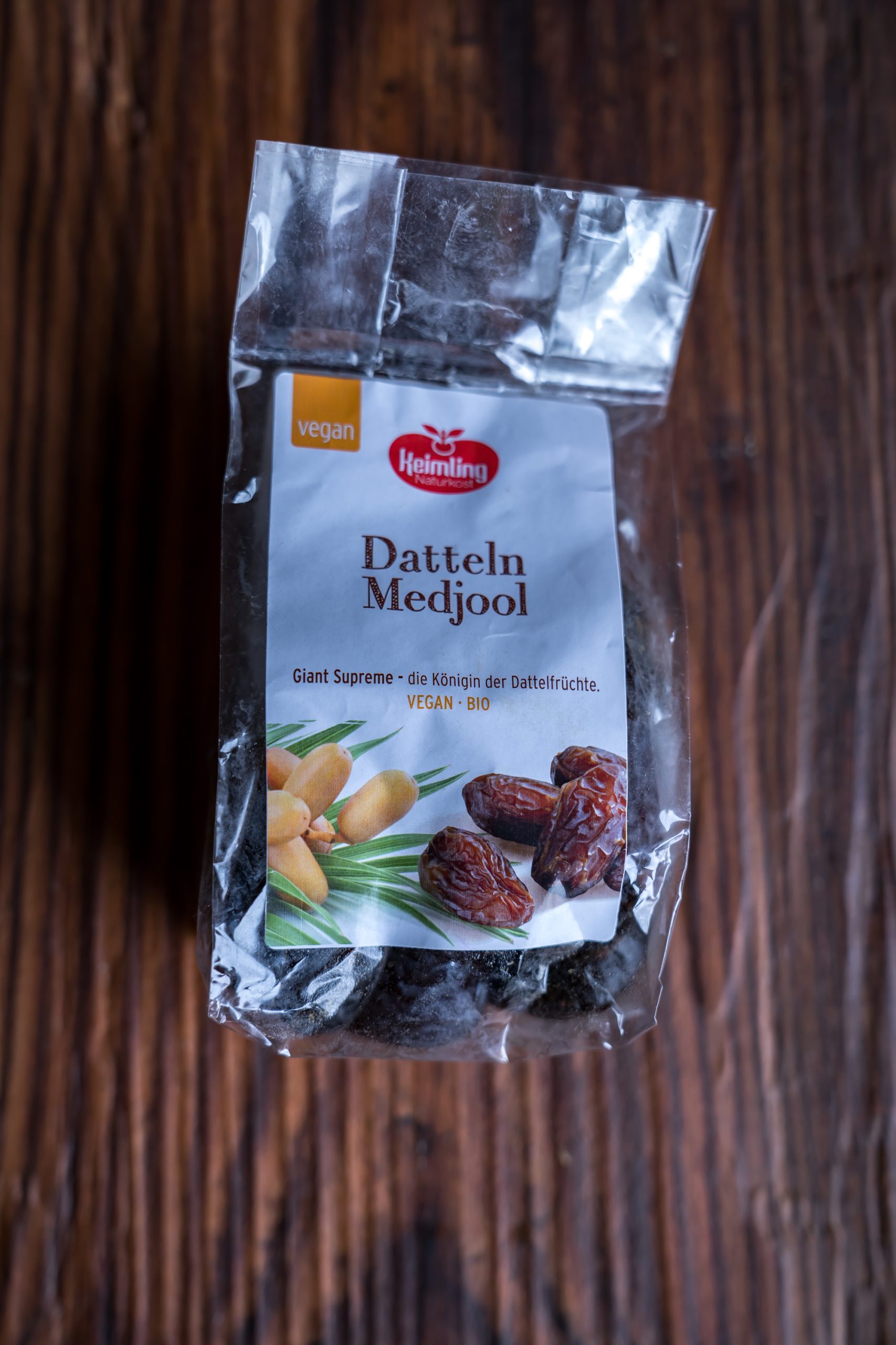 Energy Balls mit Nussmus & Beeren Deutschland is(s)t vegan