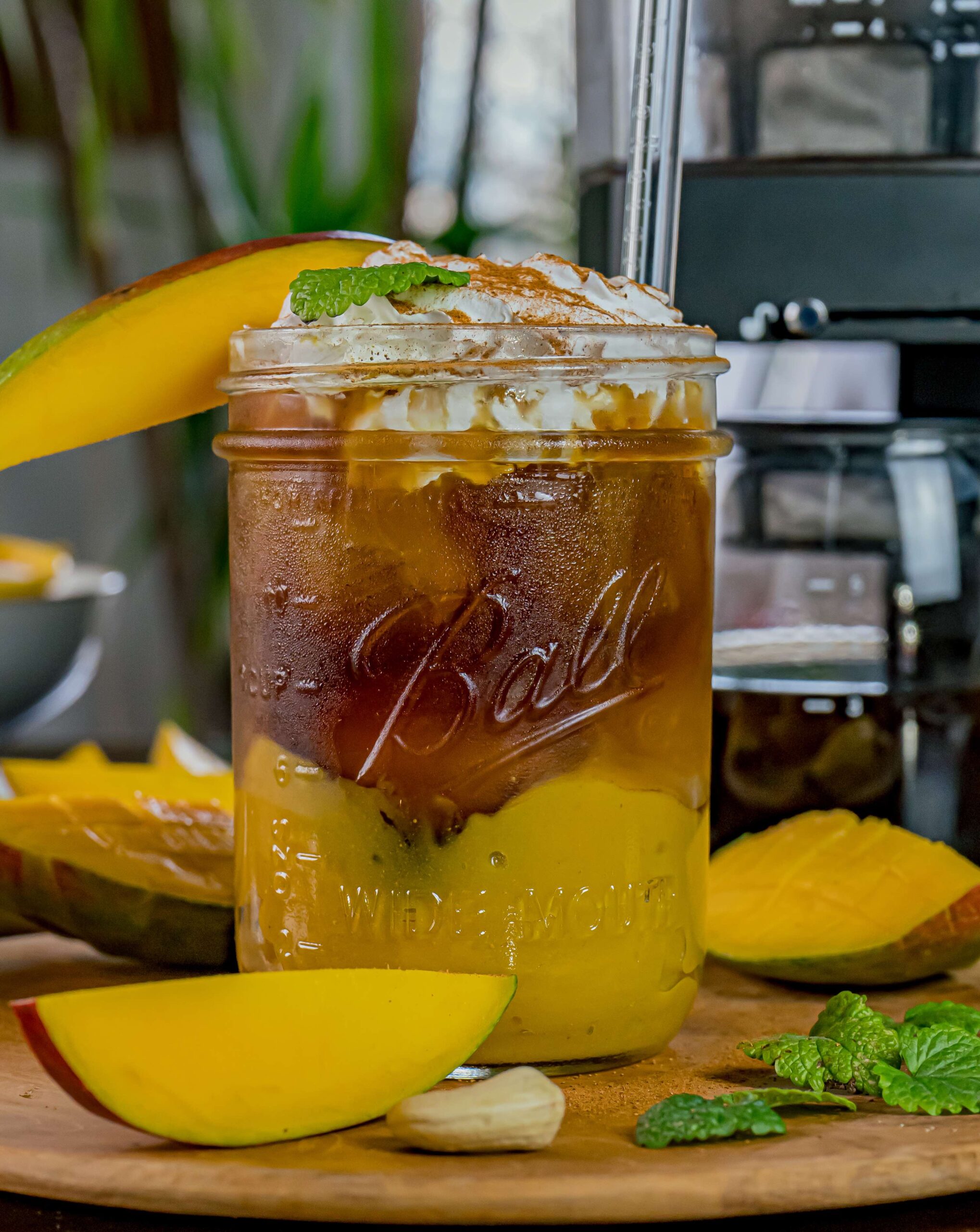 Cold Brew Kaffee mit Mango im Handumdrehen