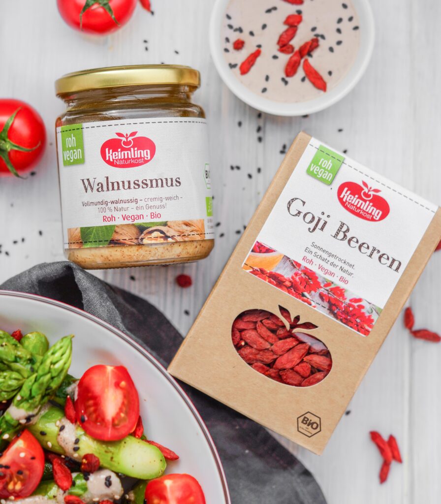 Grüner Spargelsalat mit Walnus Dressing